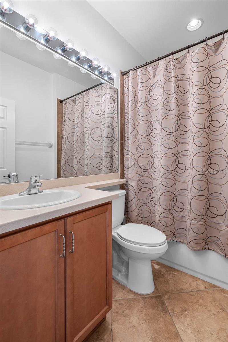 VALENCIA LAKES TR MM PH - Residential
