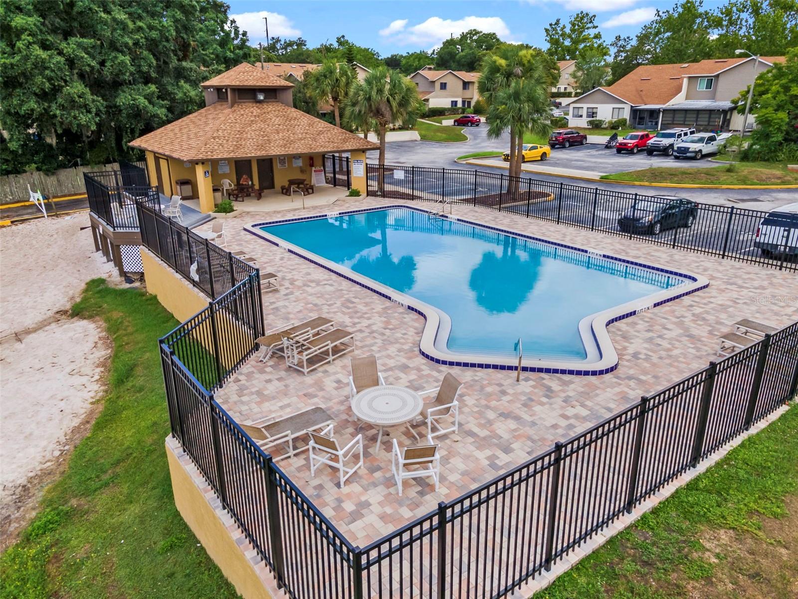 LAKE OLYMPIC TWNHS - Residential