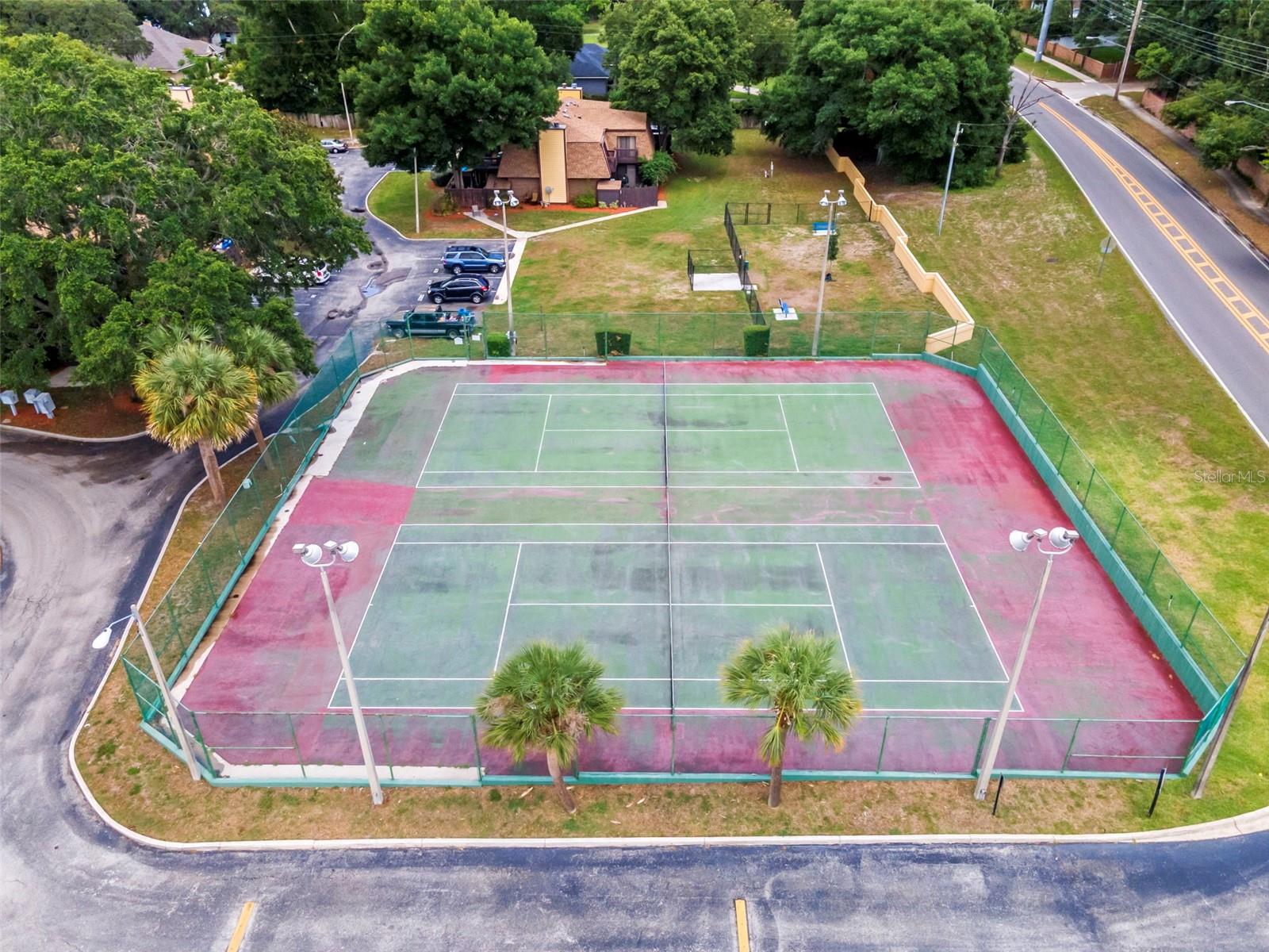 LAKE OLYMPIC TWNHS - Residential