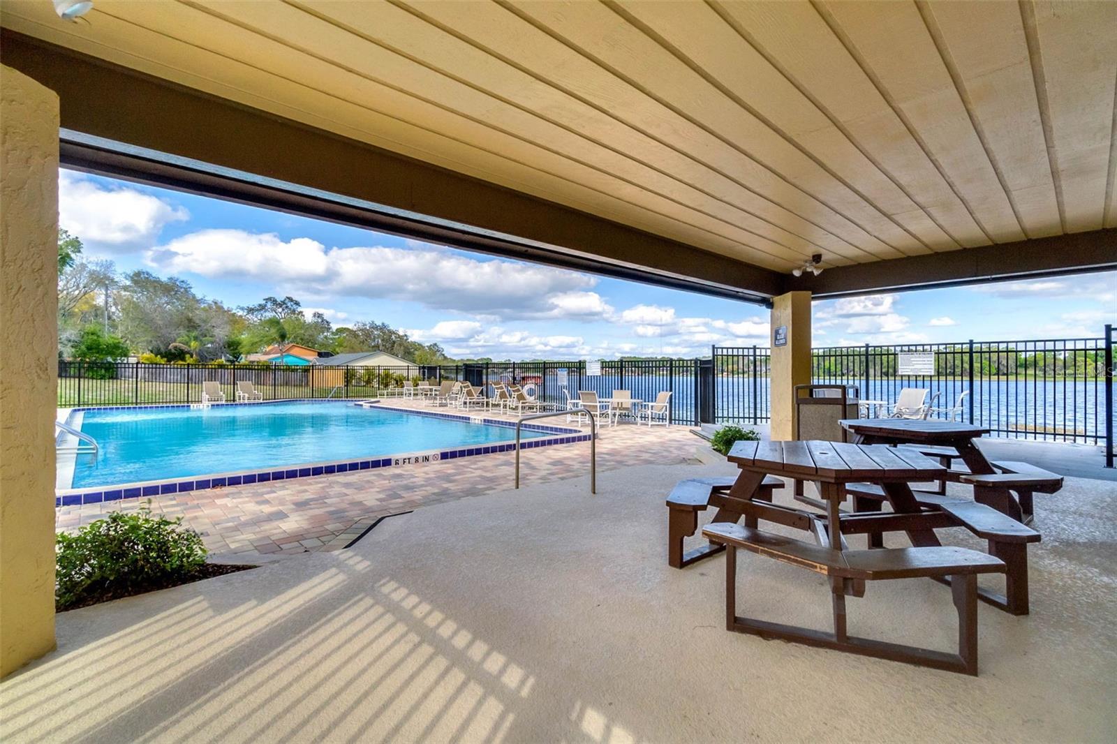 LAKE OLYMPIC TWNHS - Residential
