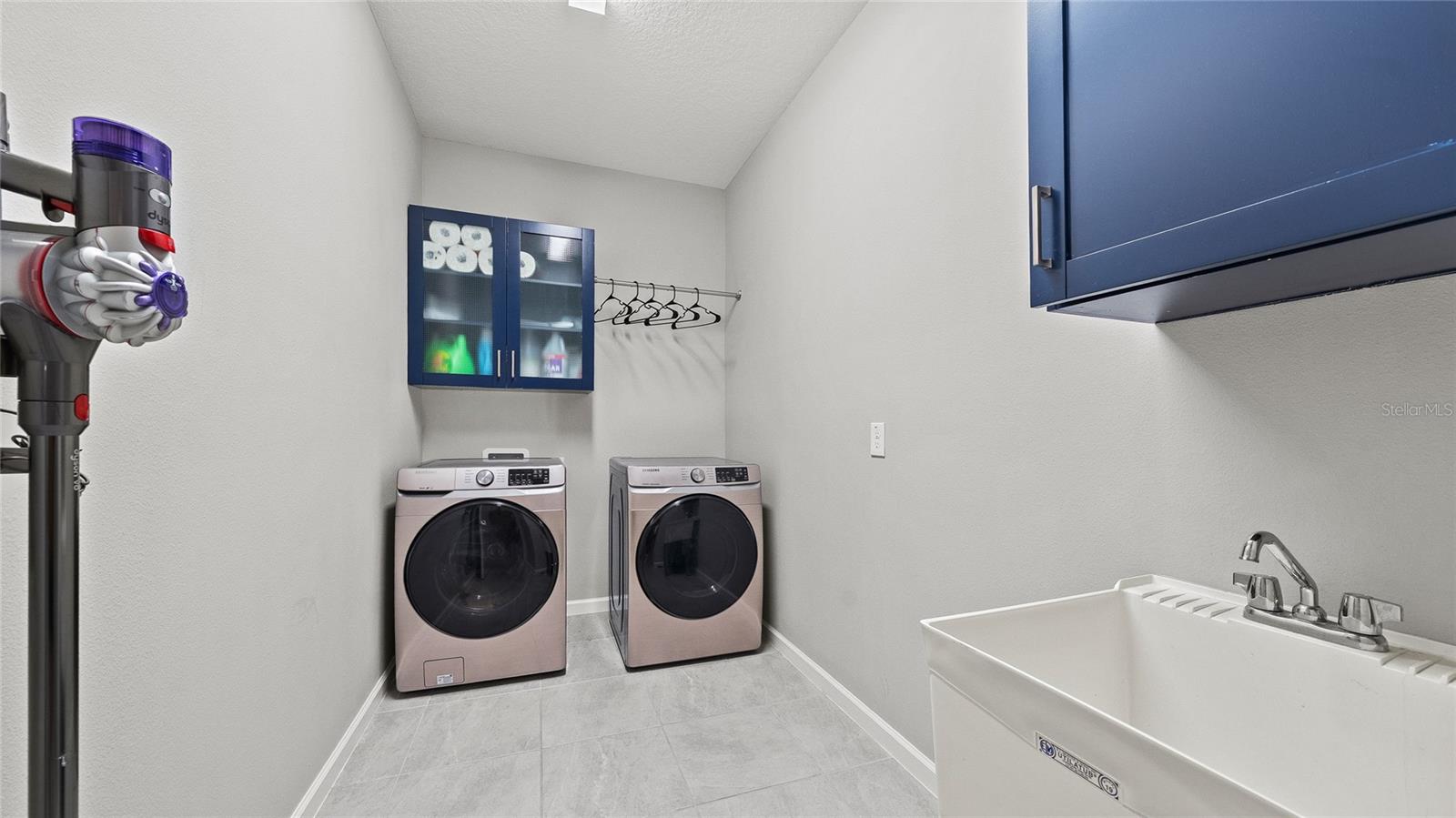 COMPASS LNDG PH - Residential