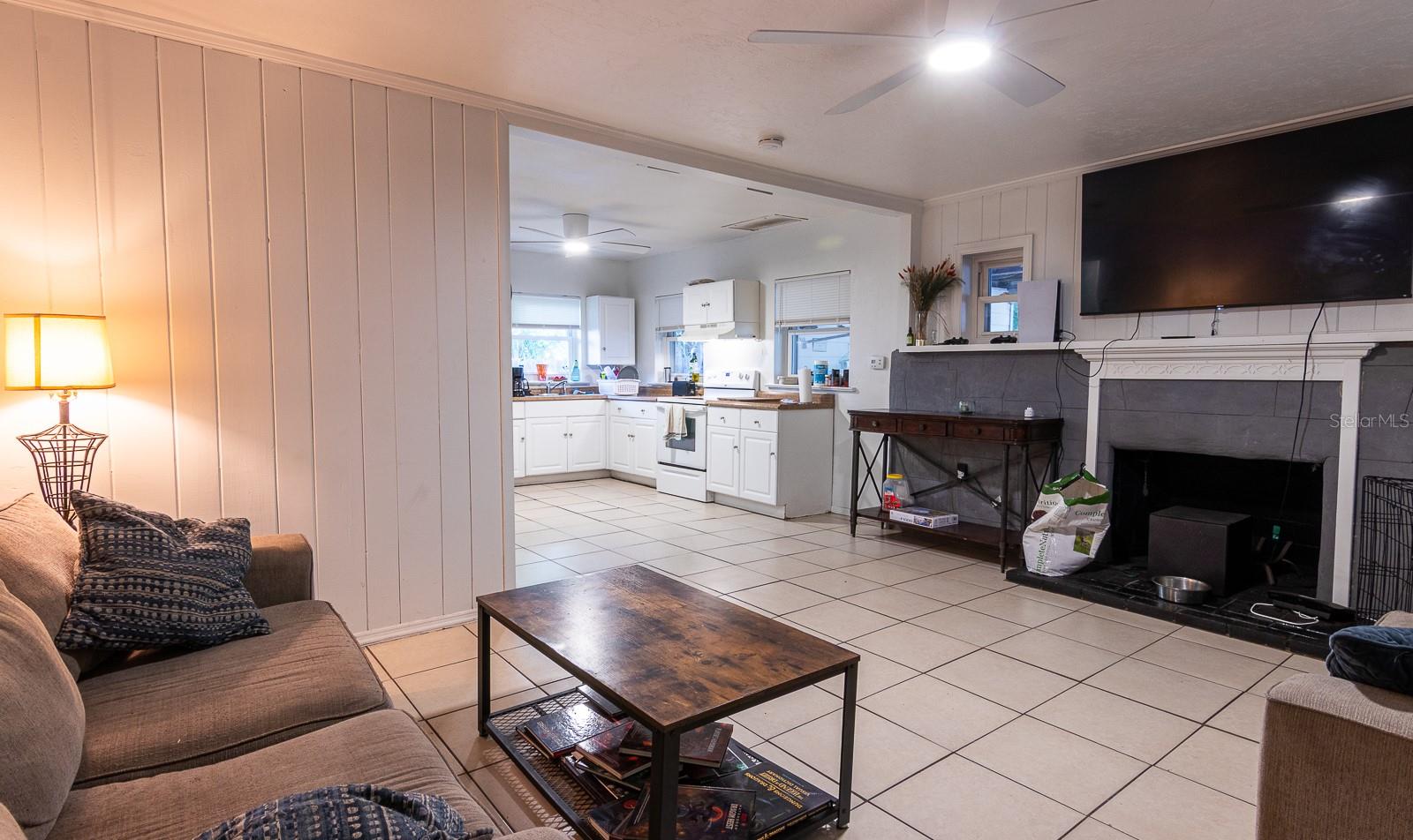 HARBOR OAKS - Residential Income