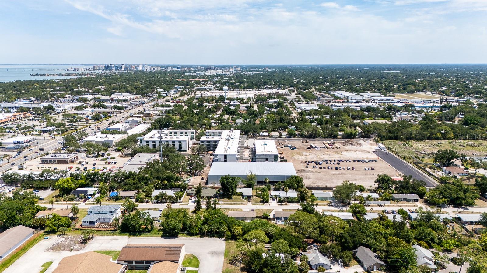 HARBOR OAKS - Residential Income