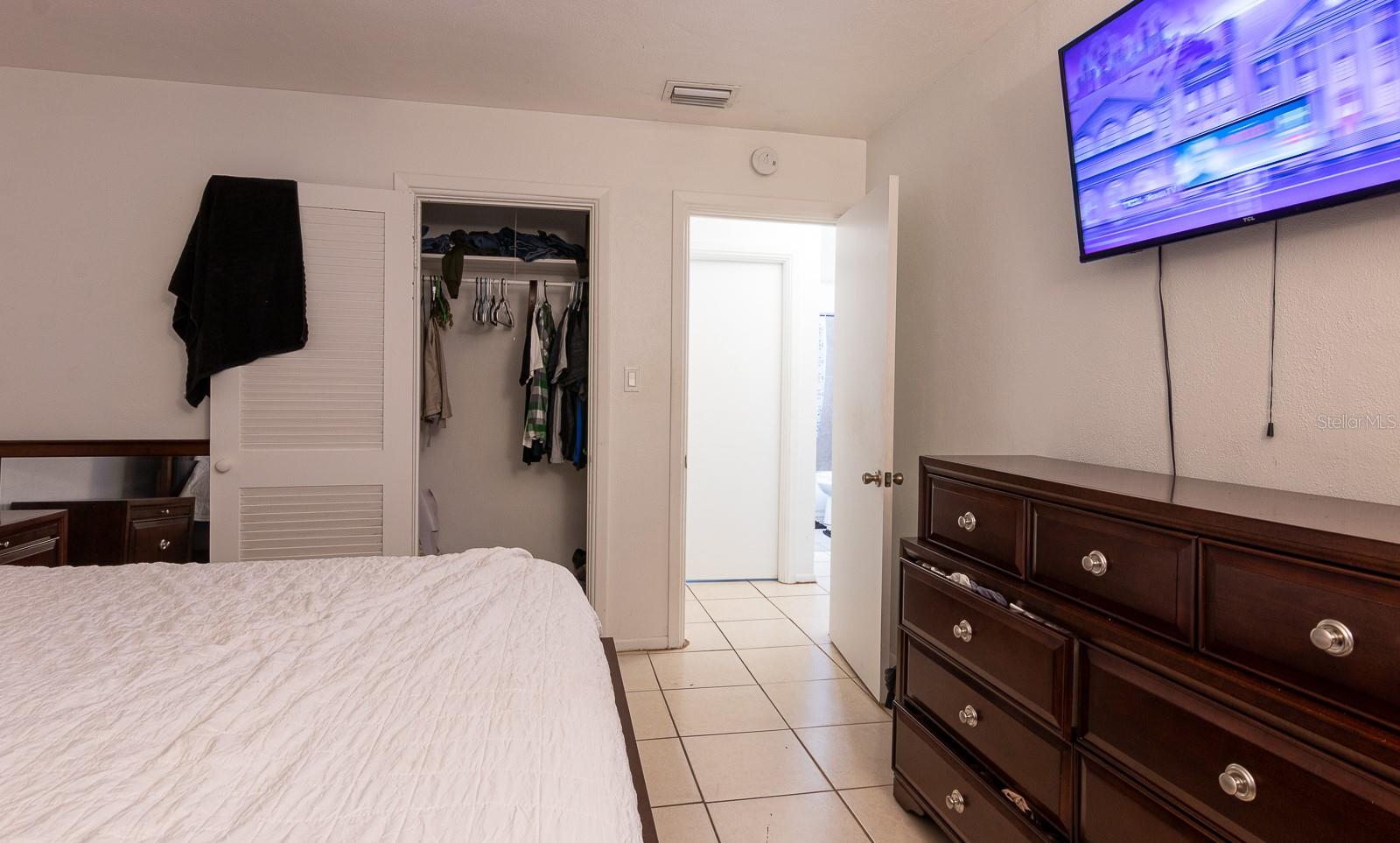 HARBOR OAKS - Residential Income