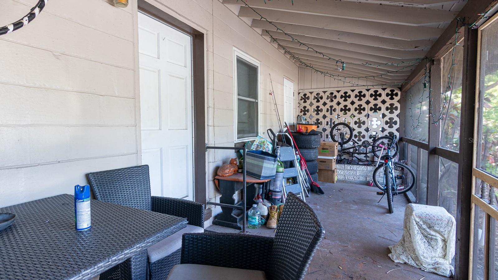 HARBOR OAKS - Residential Income