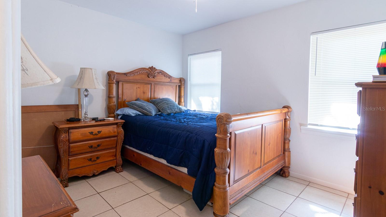 HARBOR OAKS - Residential Income