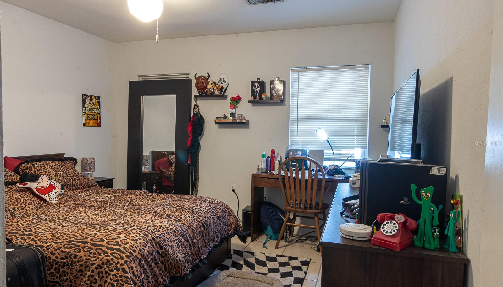HARBOR OAKS - Residential Income