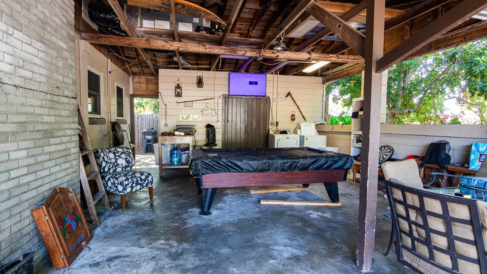 HARBOR OAKS - Residential Income