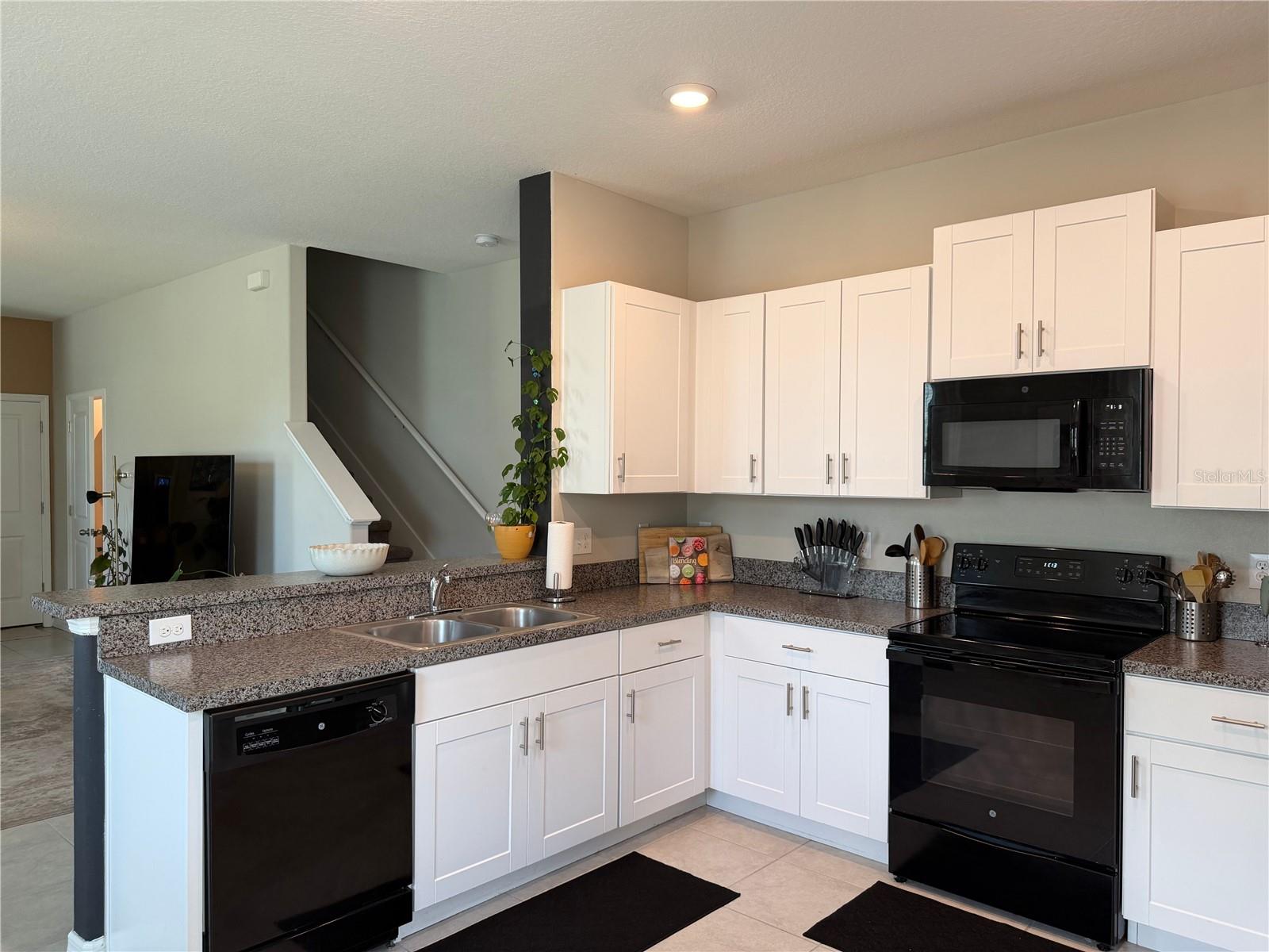 TOUCHSTONE PH 2 - Residential Lease