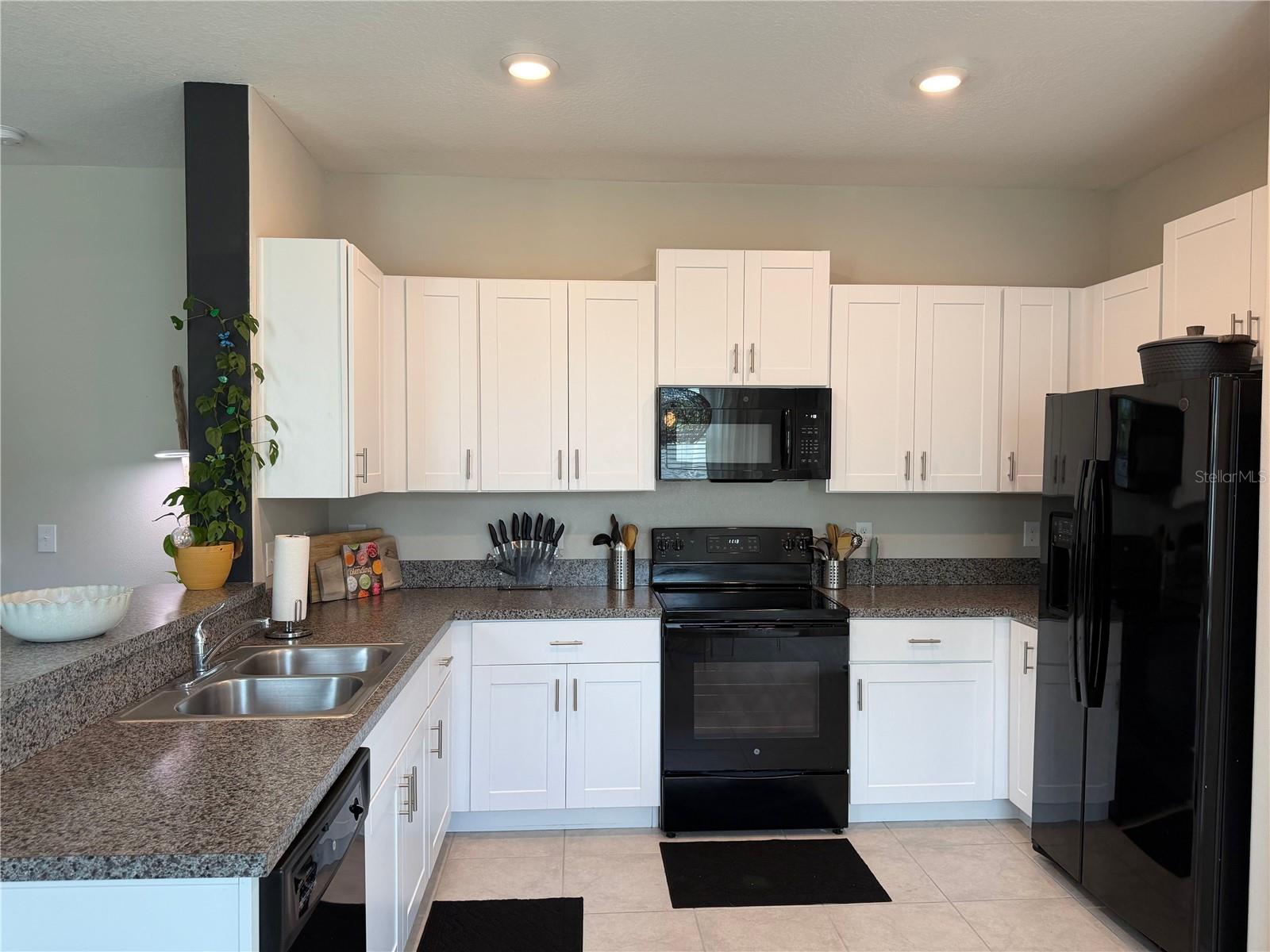 TOUCHSTONE PH 2 - Residential Lease