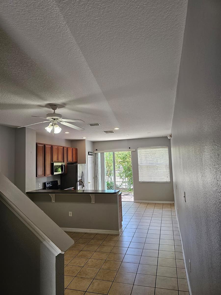 COMPASS BAY UNIT 1 - Residential Lease