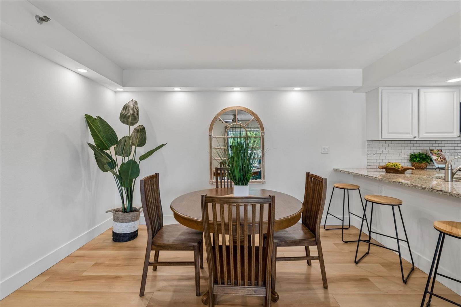 SOUTH BAY CONDO - Residential