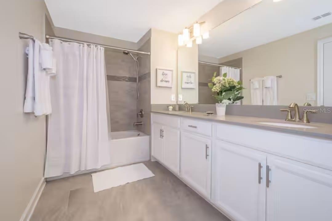 STOREY LAKE PH 3 - Residential
