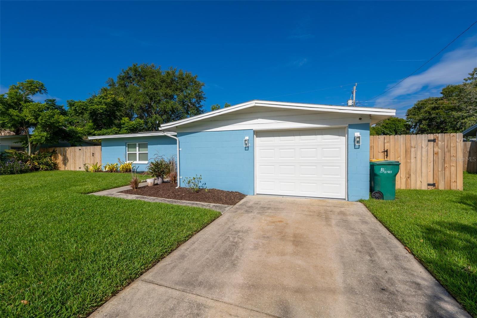 HAMPTON HOMES UNIT 04 - Residential