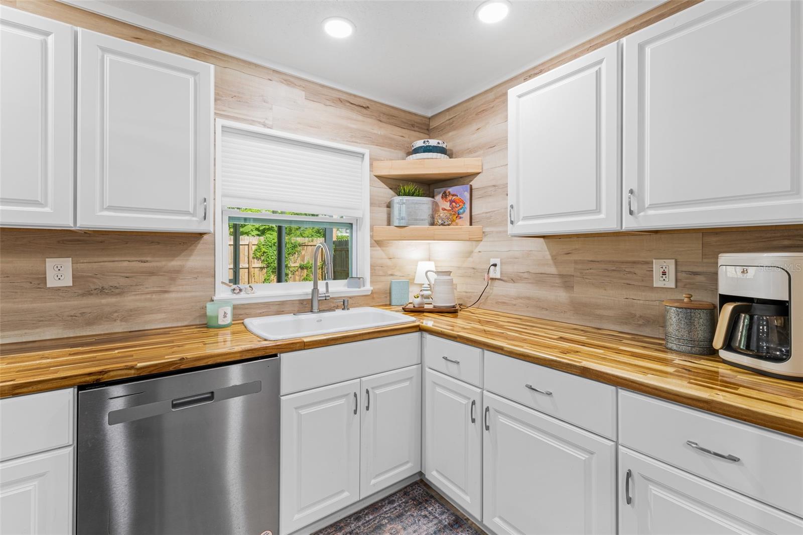 HAMPTON HOMES UNIT 04 - Residential