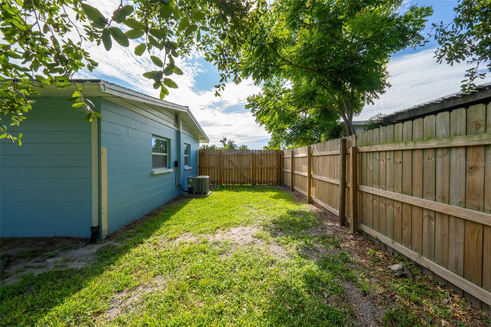 HAMPTON HOMES UNIT 04 - Residential