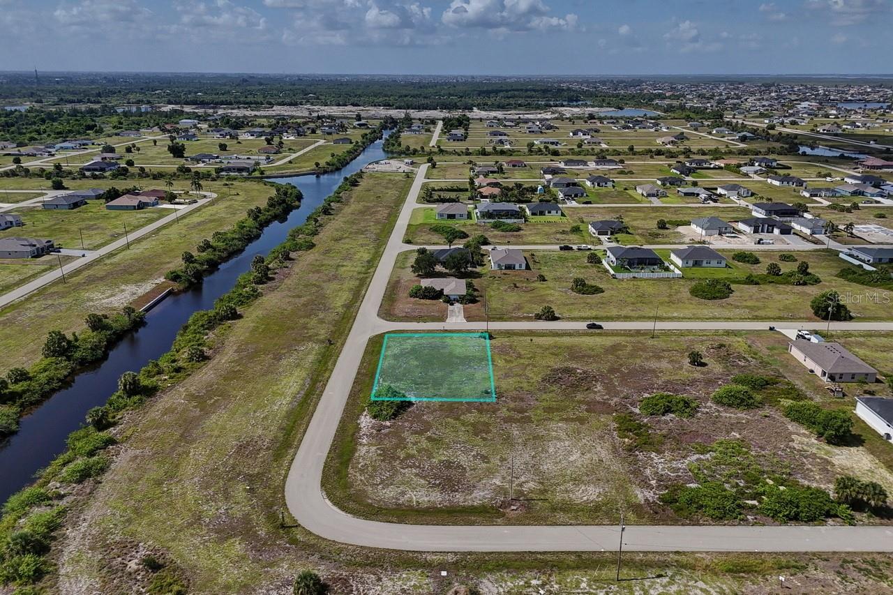 CAPE CORAL - Land