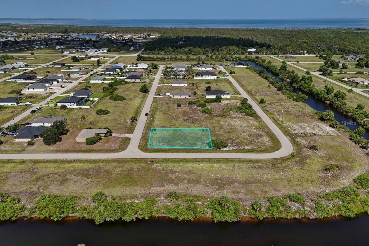 CAPE CORAL - Land