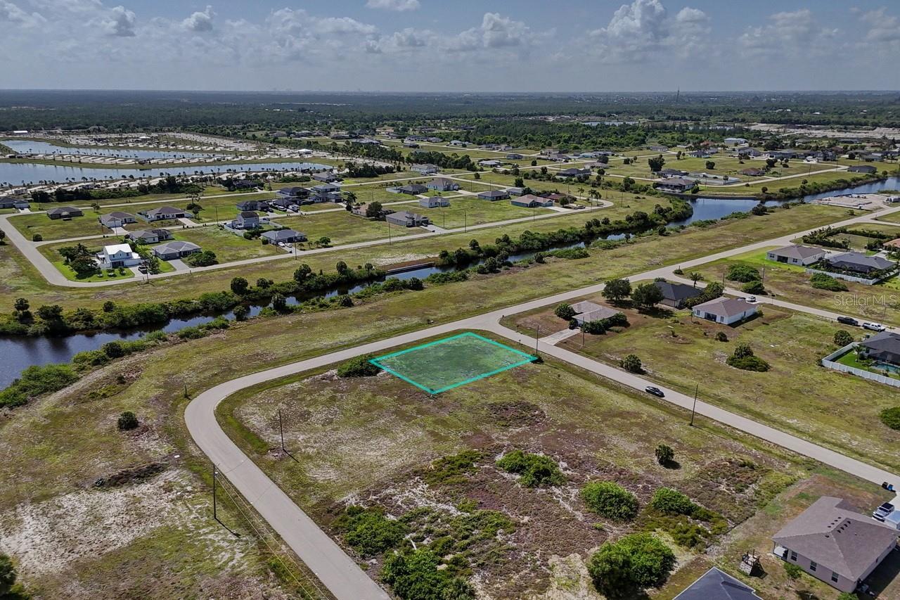 CAPE CORAL - Land