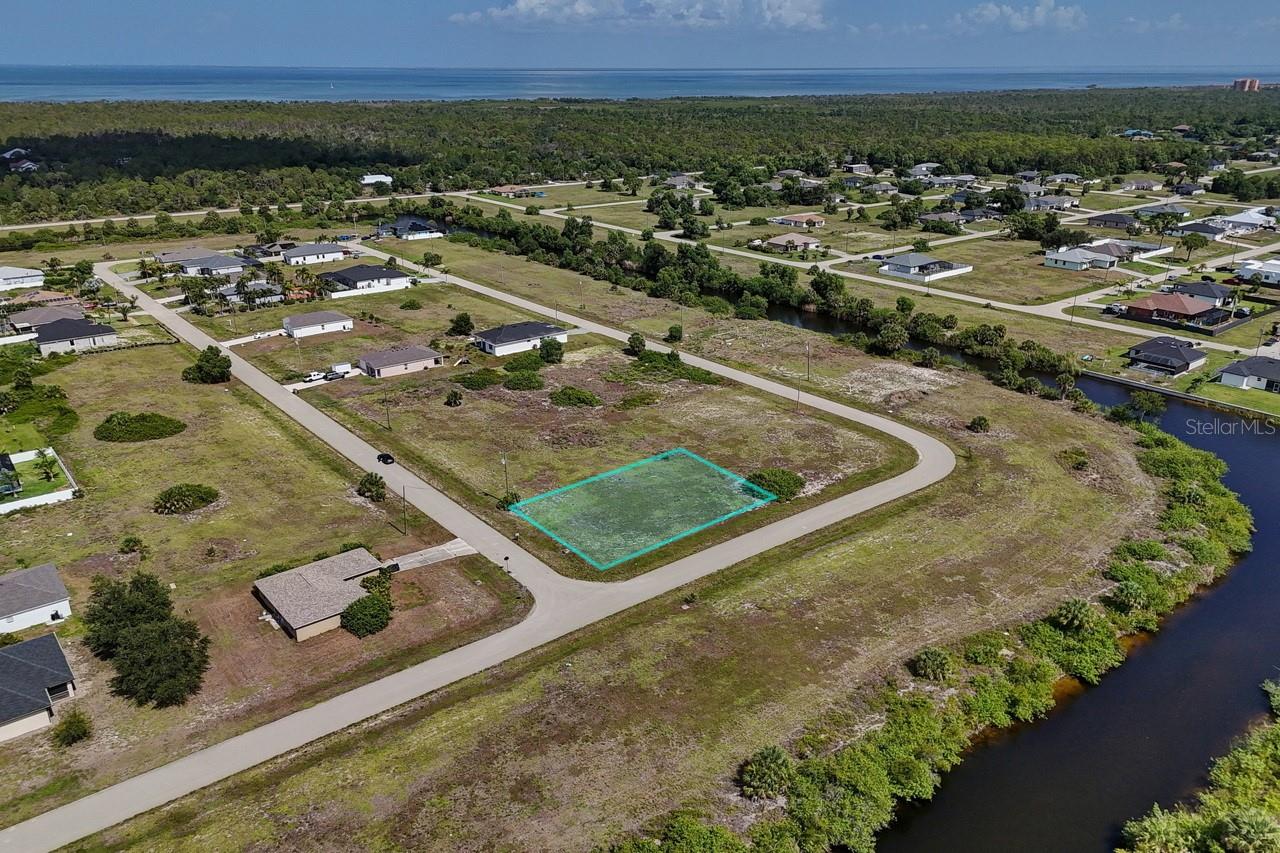 CAPE CORAL - Land