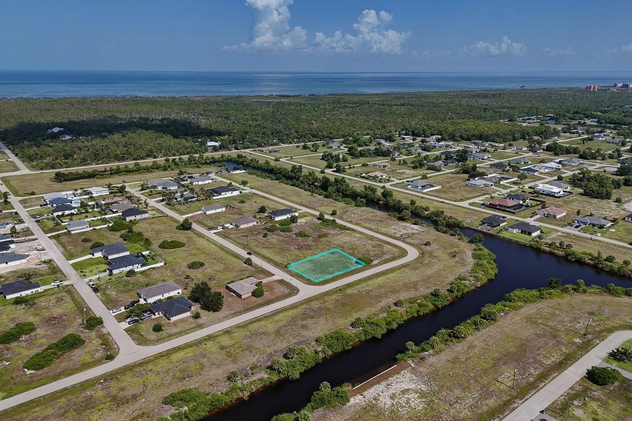 CAPE CORAL - Land