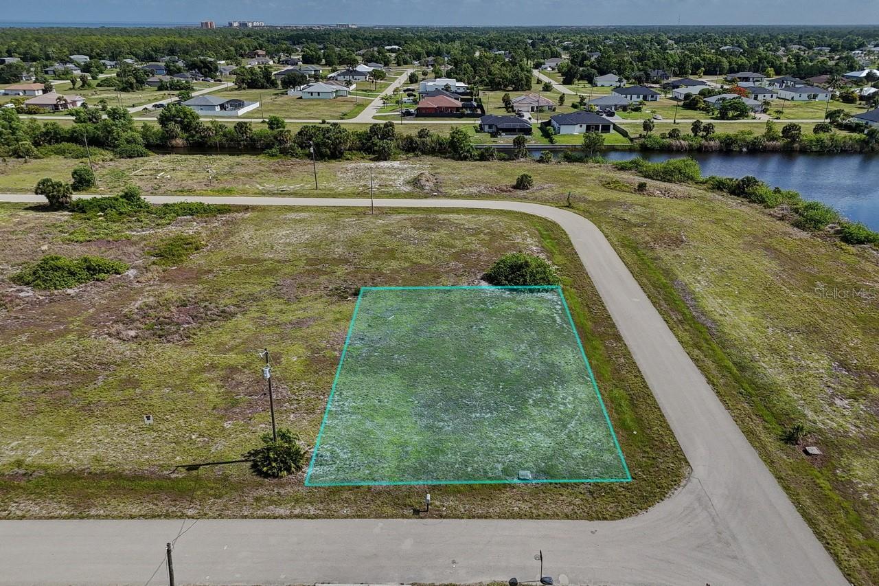 CAPE CORAL - Land