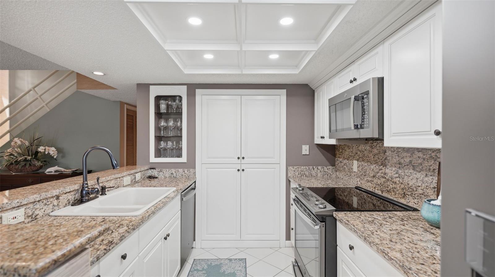 PORT TIERRA CONDO - Residential