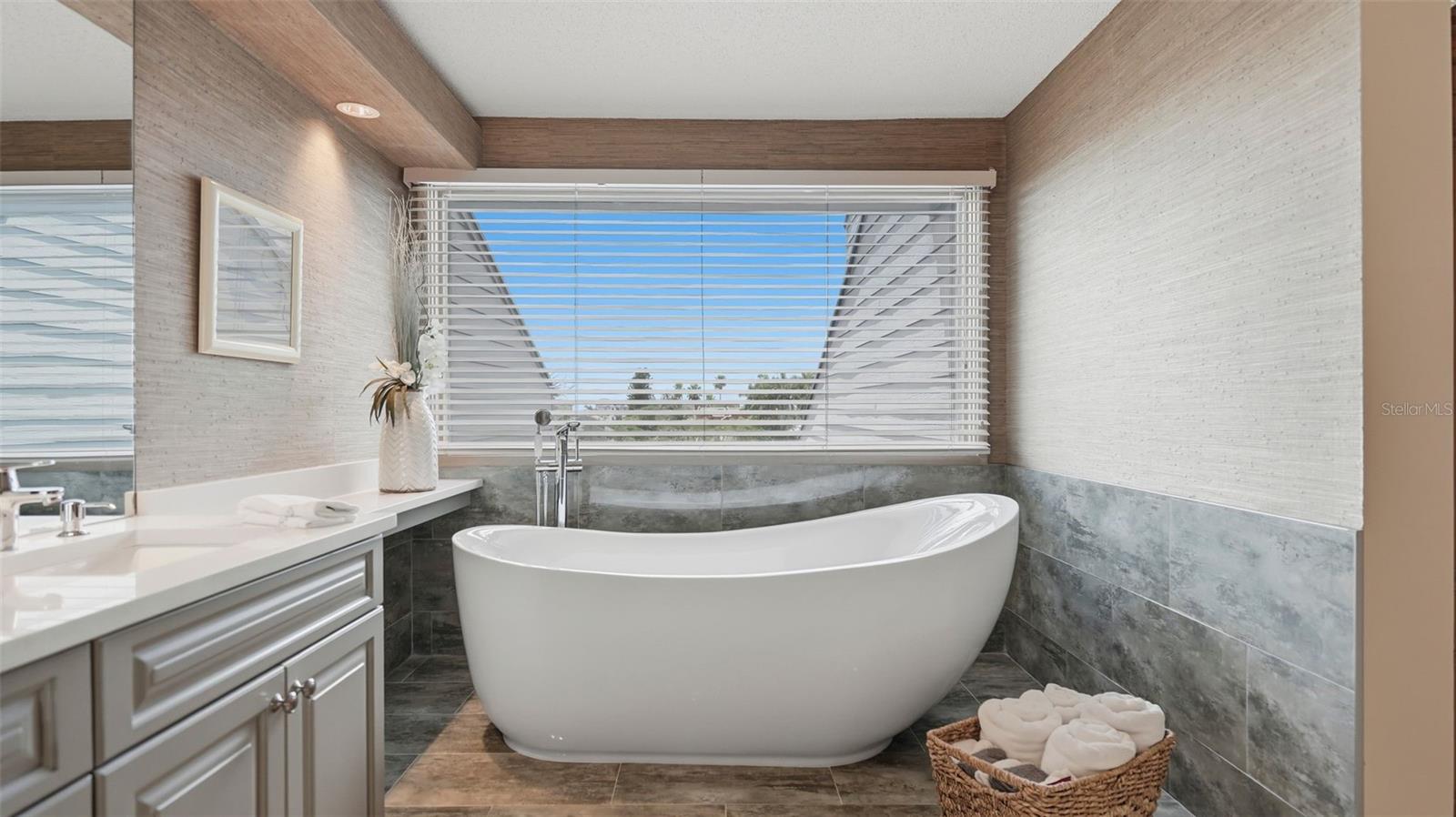 PORT TIERRA CONDO - Residential