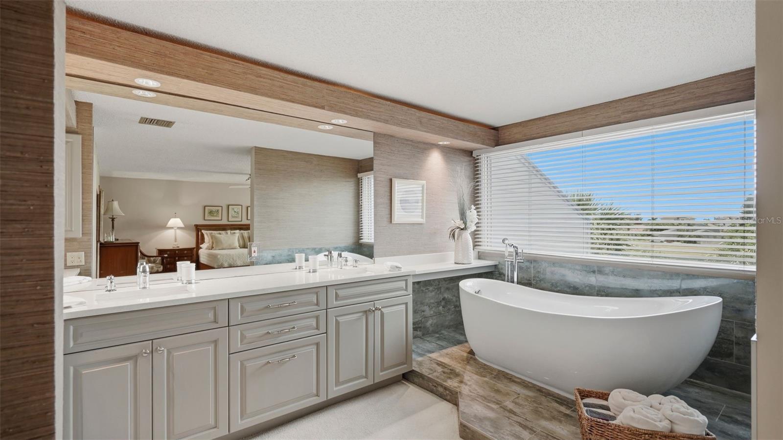 PORT TIERRA CONDO - Residential