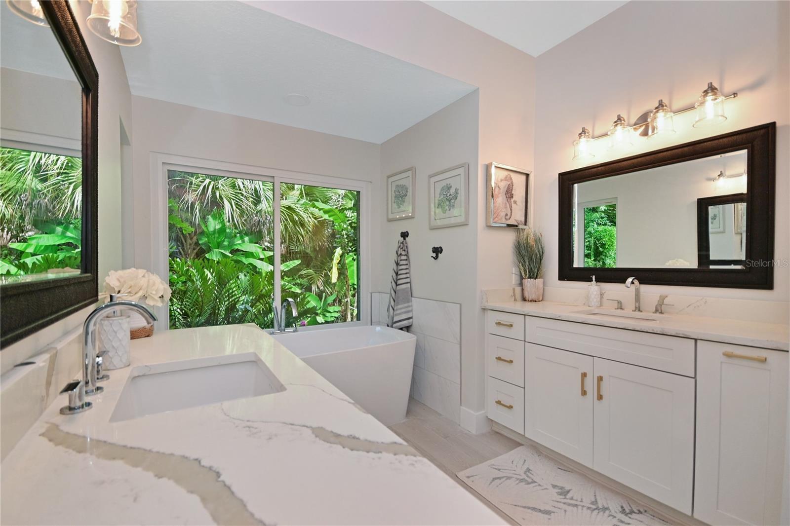 LAKE WATERFORD ESTATES UNIT 02 - Residential