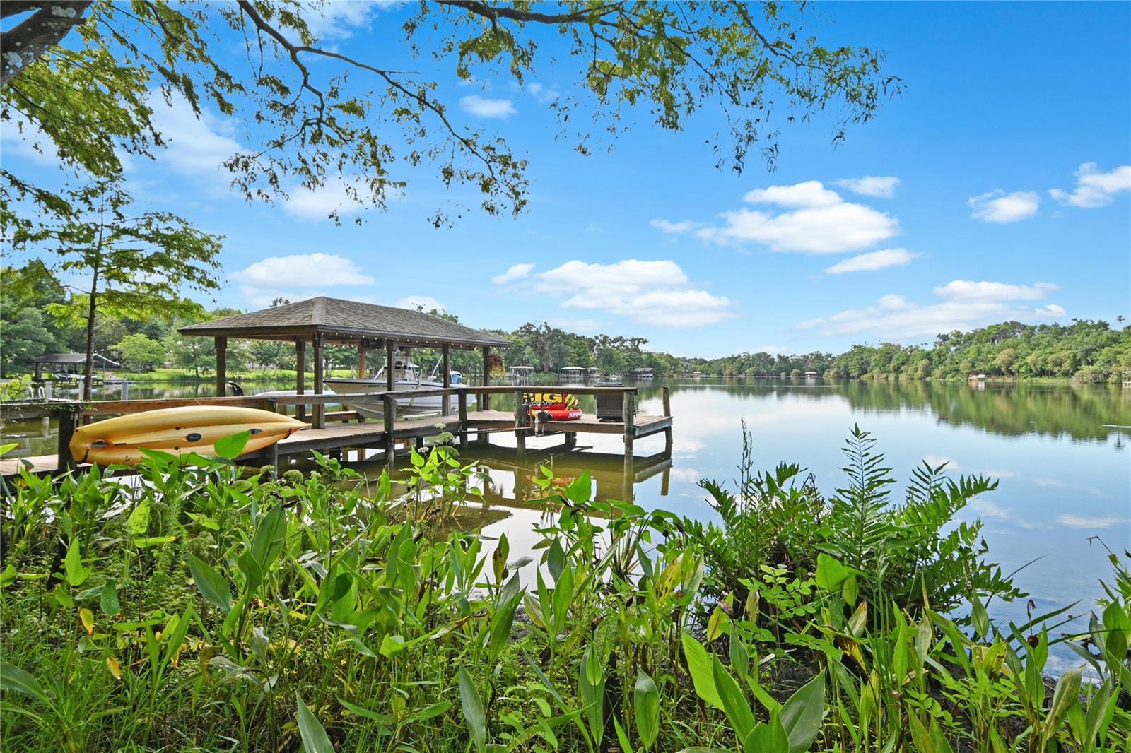 LAKE WATERFORD ESTATES UNIT 02 - Residential