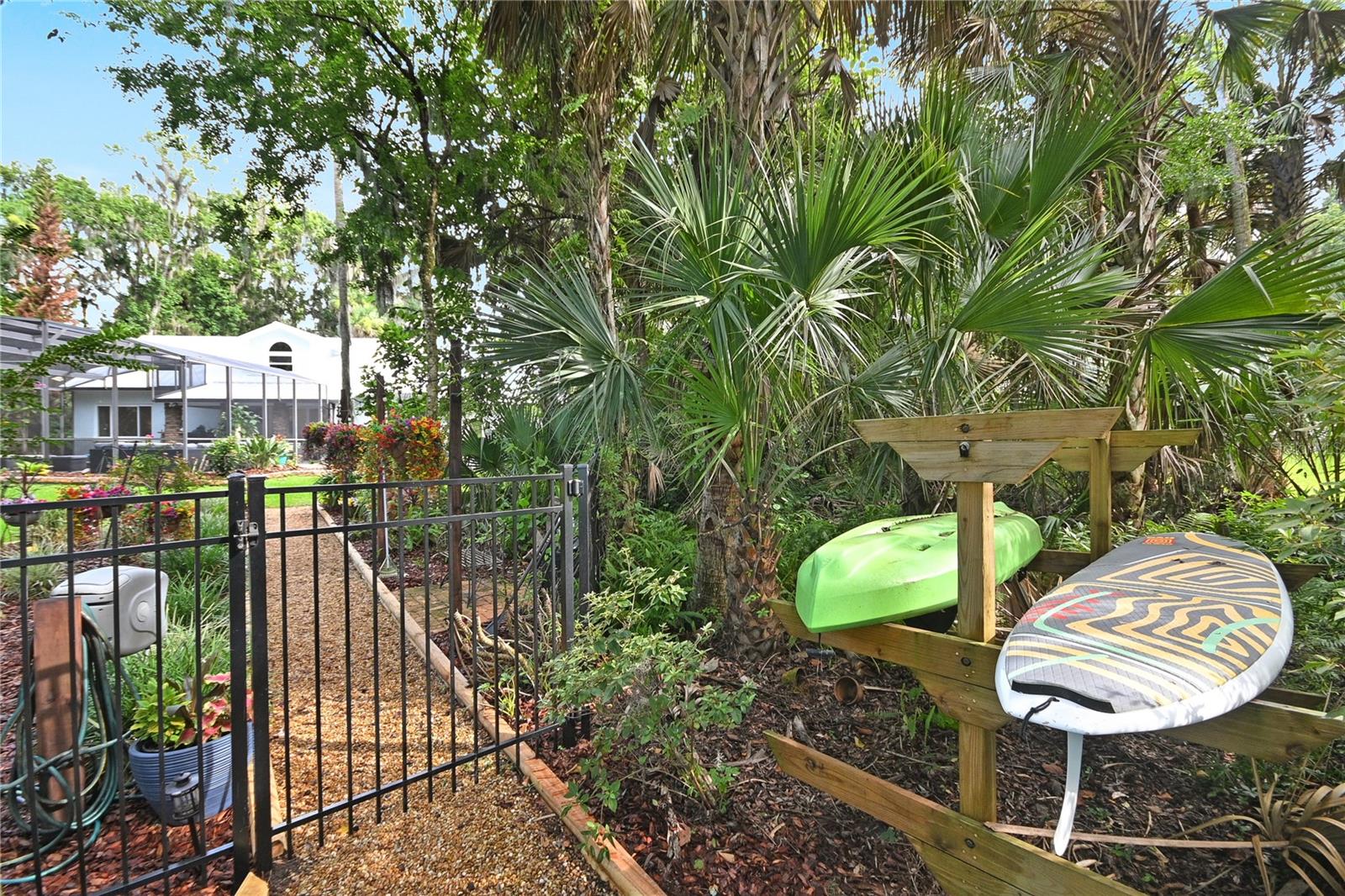 LAKE WATERFORD ESTATES UNIT 02 - Residential