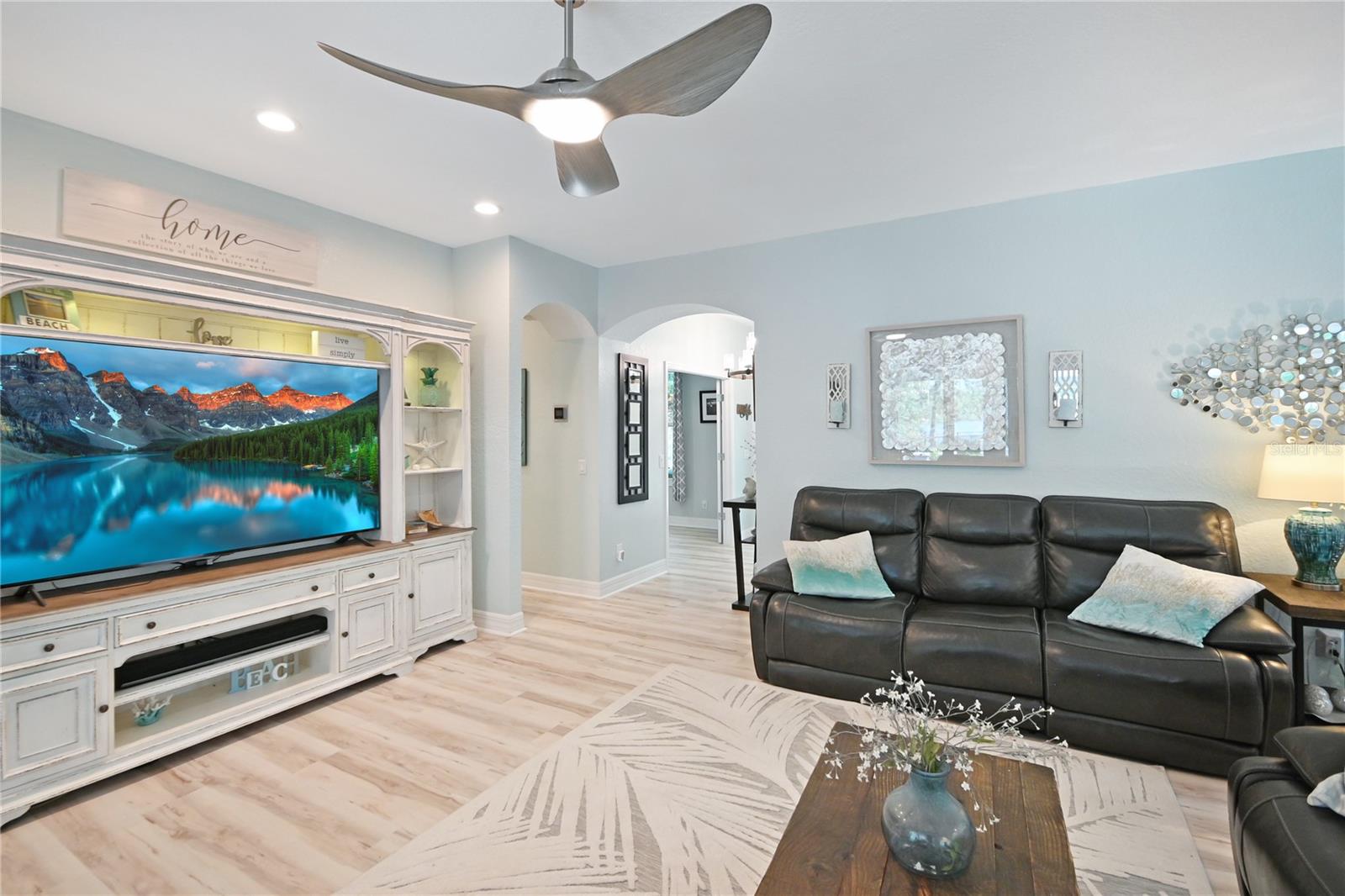 LAKE WATERFORD ESTATES UNIT 02 - Residential