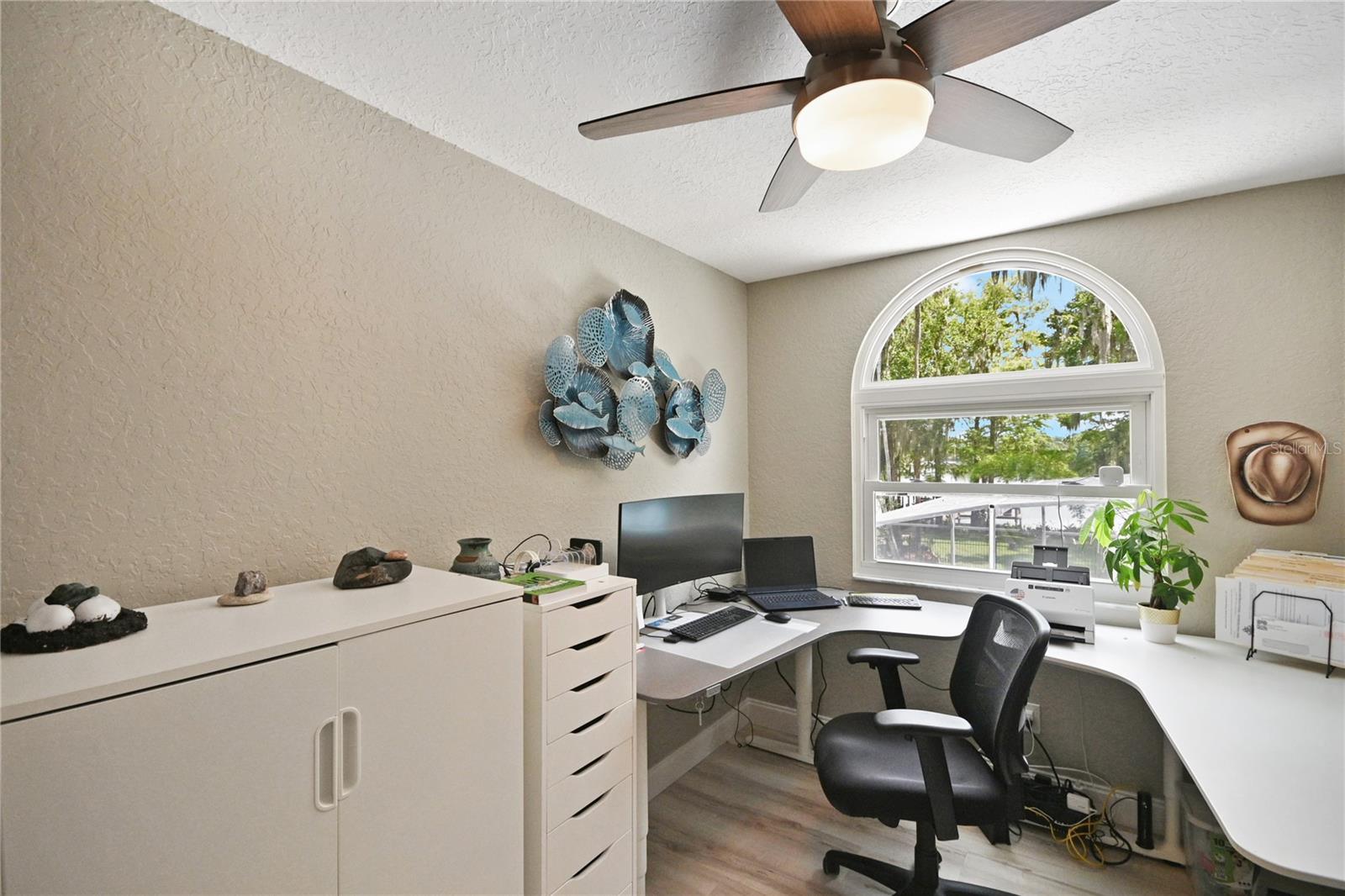 LAKE WATERFORD ESTATES UNIT 02 - Residential