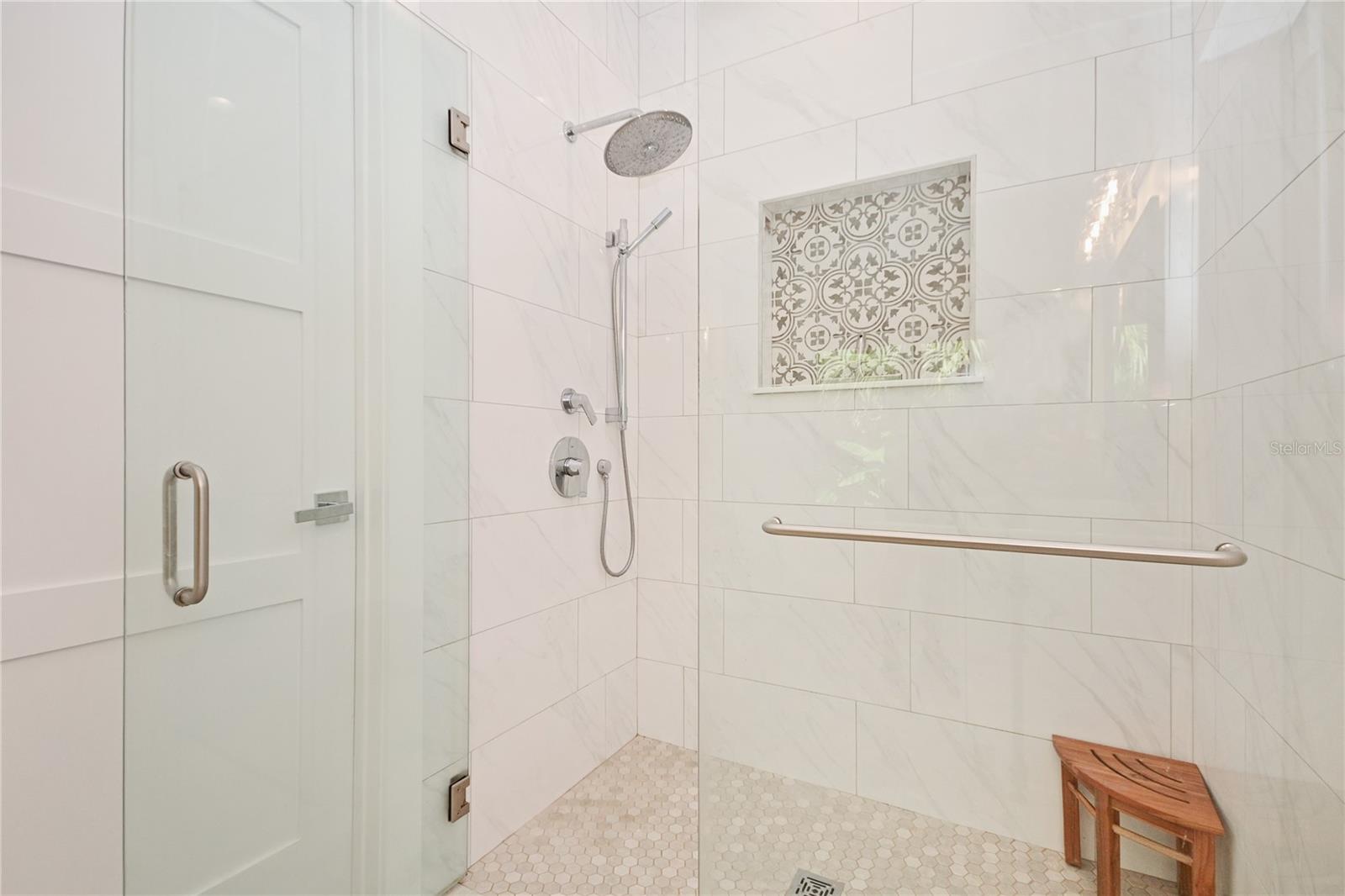 LAKE WATERFORD ESTATES UNIT 02 - Residential