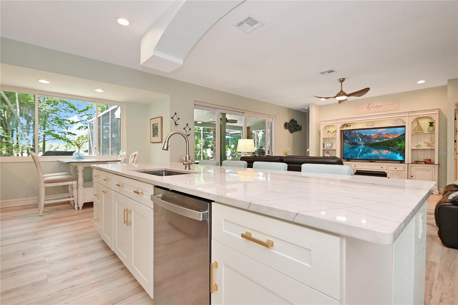 LAKE WATERFORD ESTATES UNIT 02 - Residential