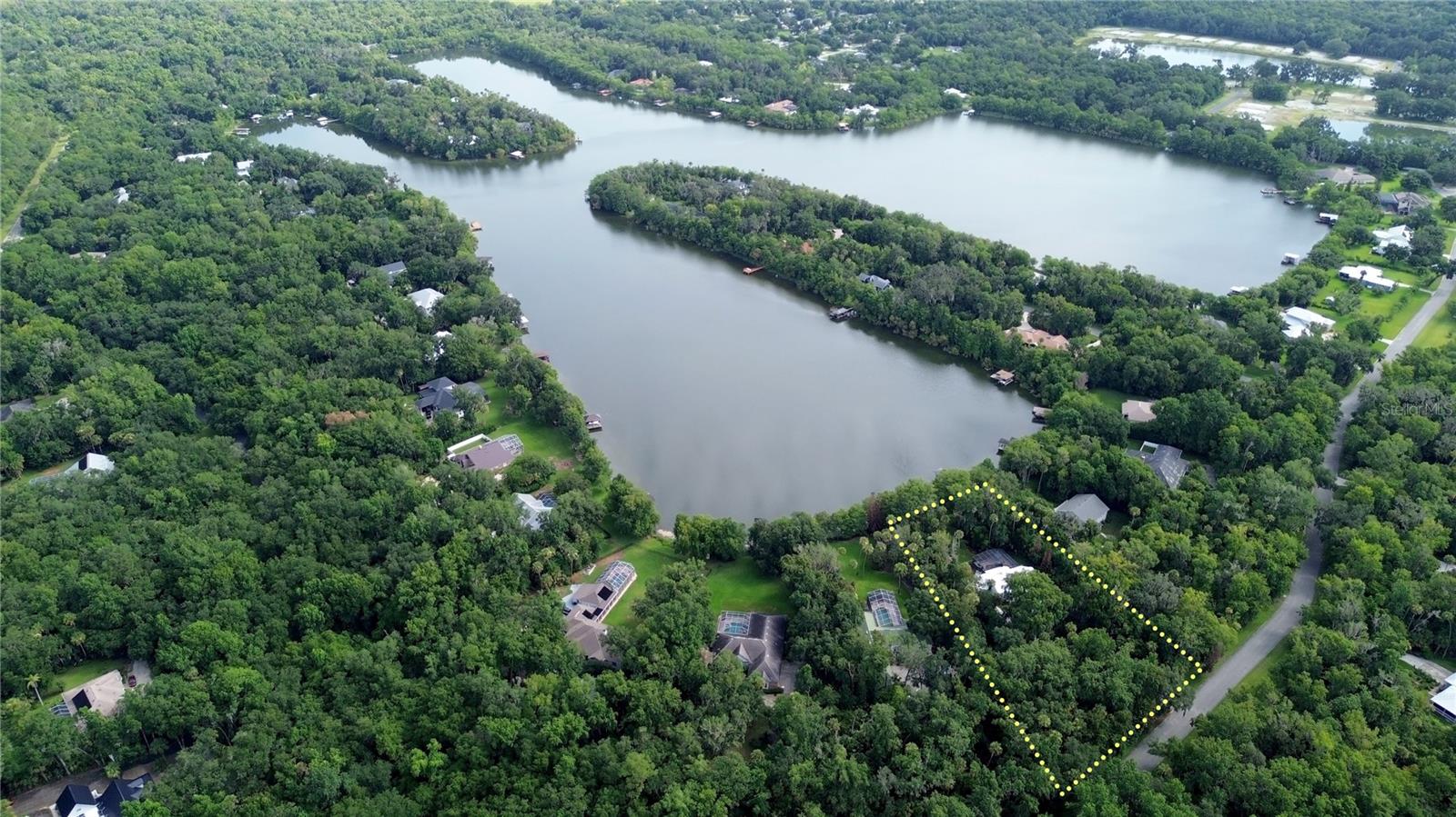 LAKE WATERFORD ESTATES UNIT 02 - Residential