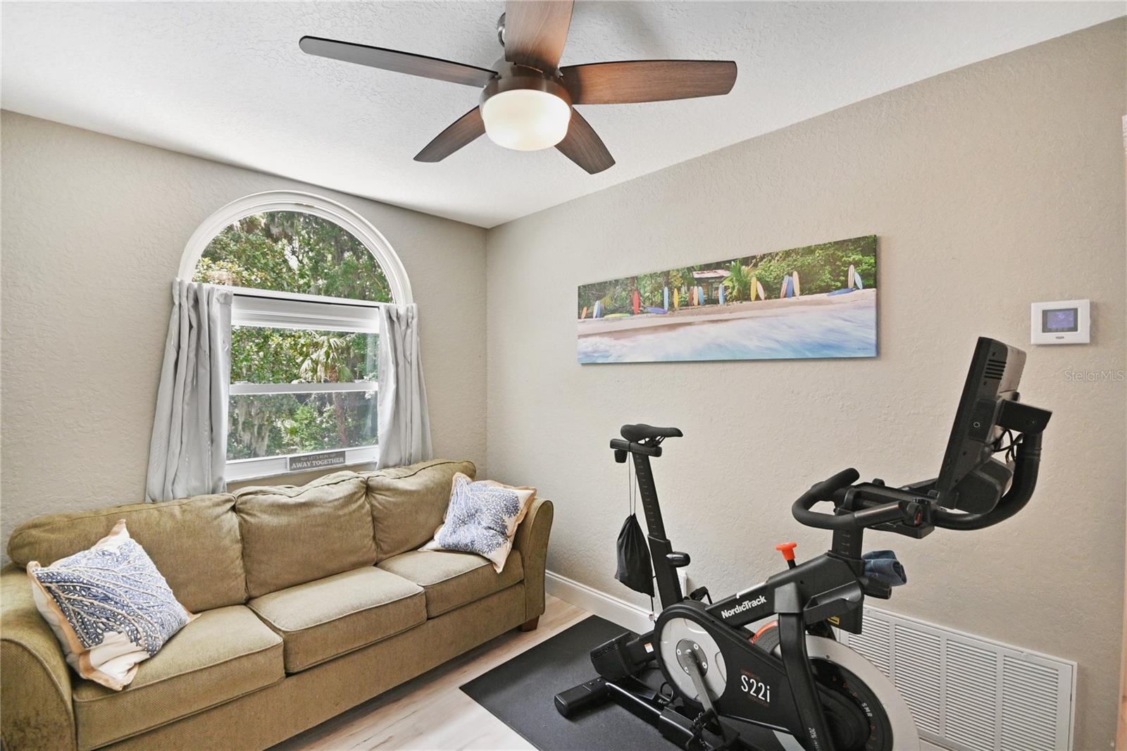 LAKE WATERFORD ESTATES UNIT 02 - Residential