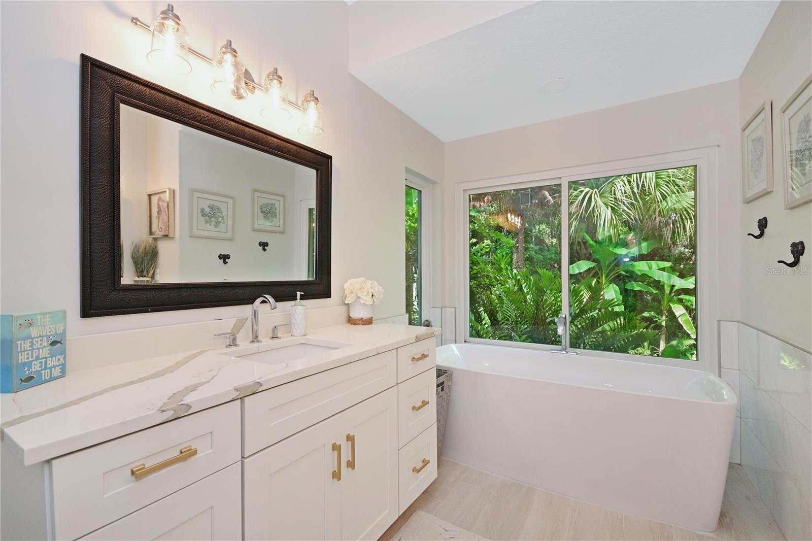 LAKE WATERFORD ESTATES UNIT 02 - Residential