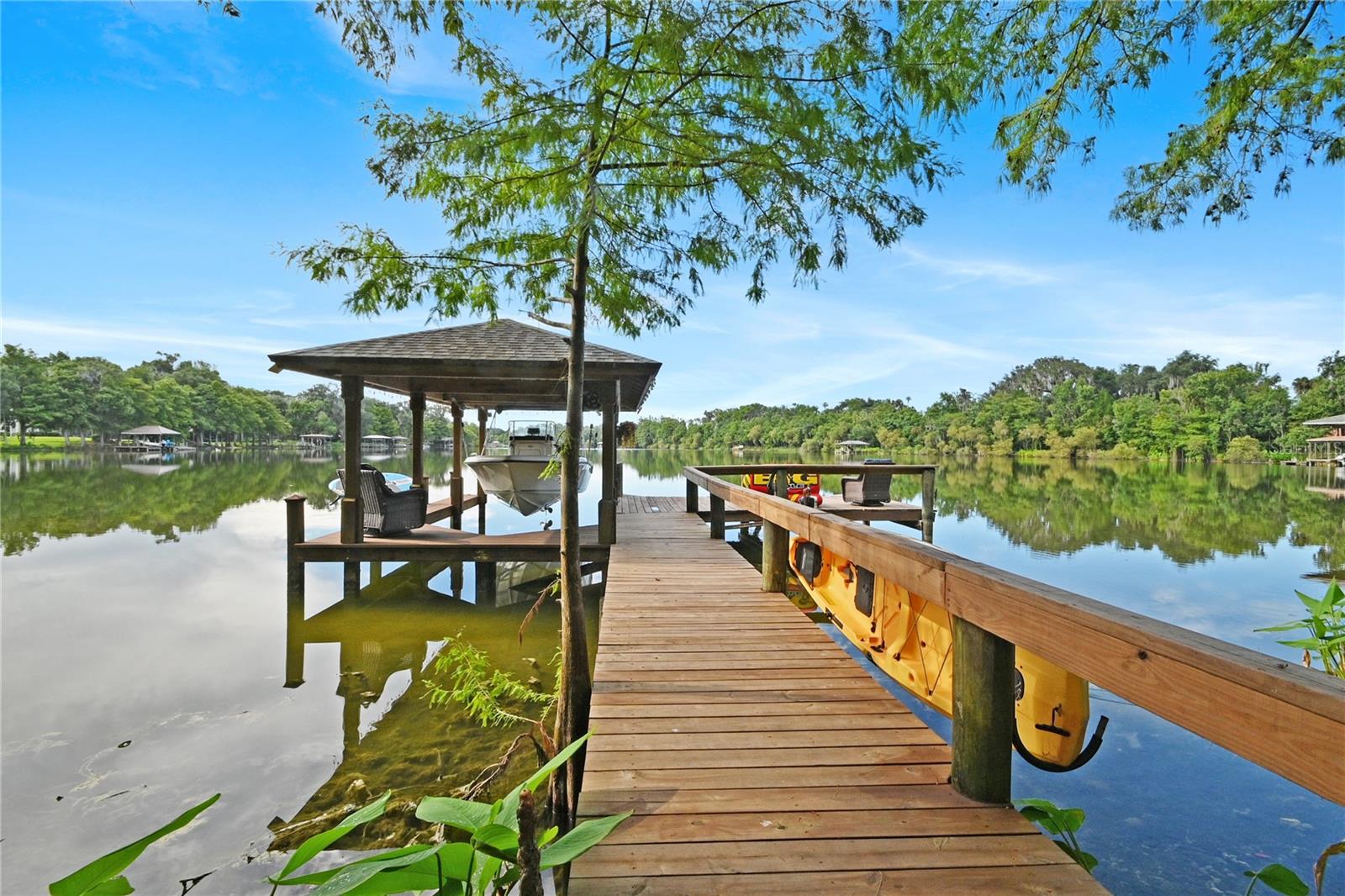 LAKE WATERFORD ESTATES UNIT 02 - Residential