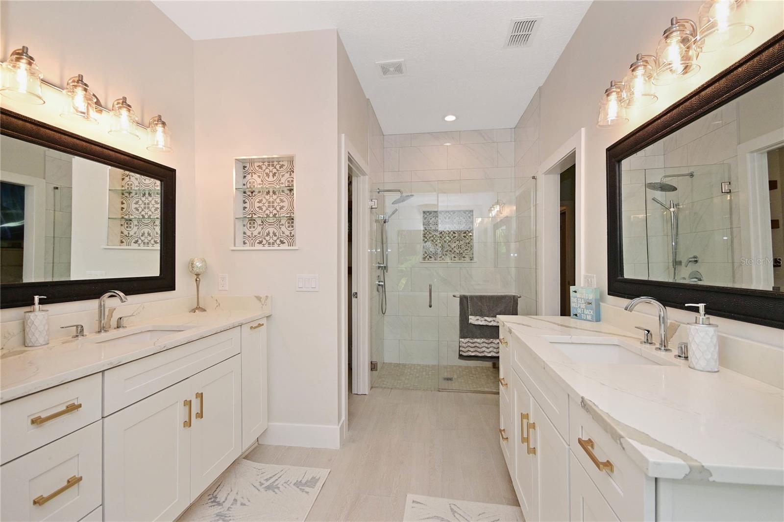 LAKE WATERFORD ESTATES UNIT 02 - Residential