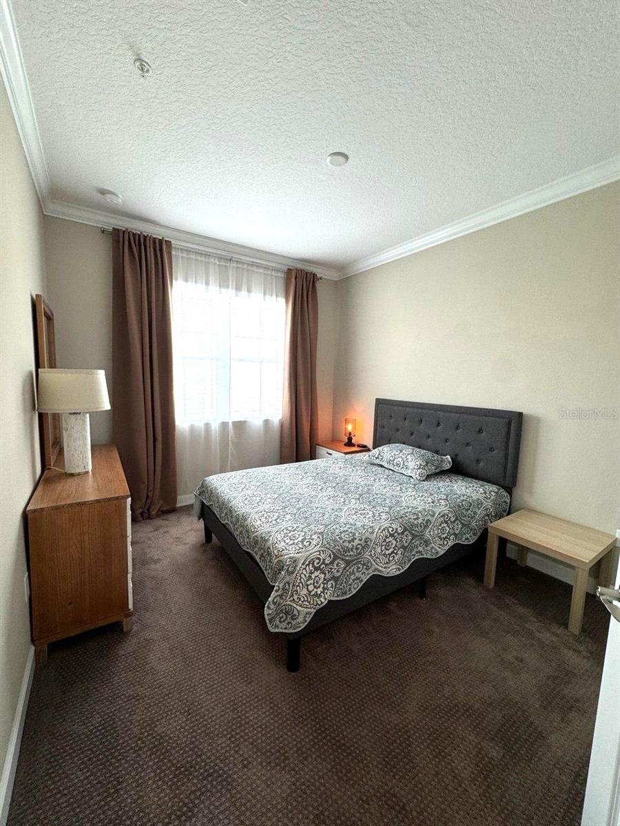 GRANDE OAKS AT HEATHROW - Residential