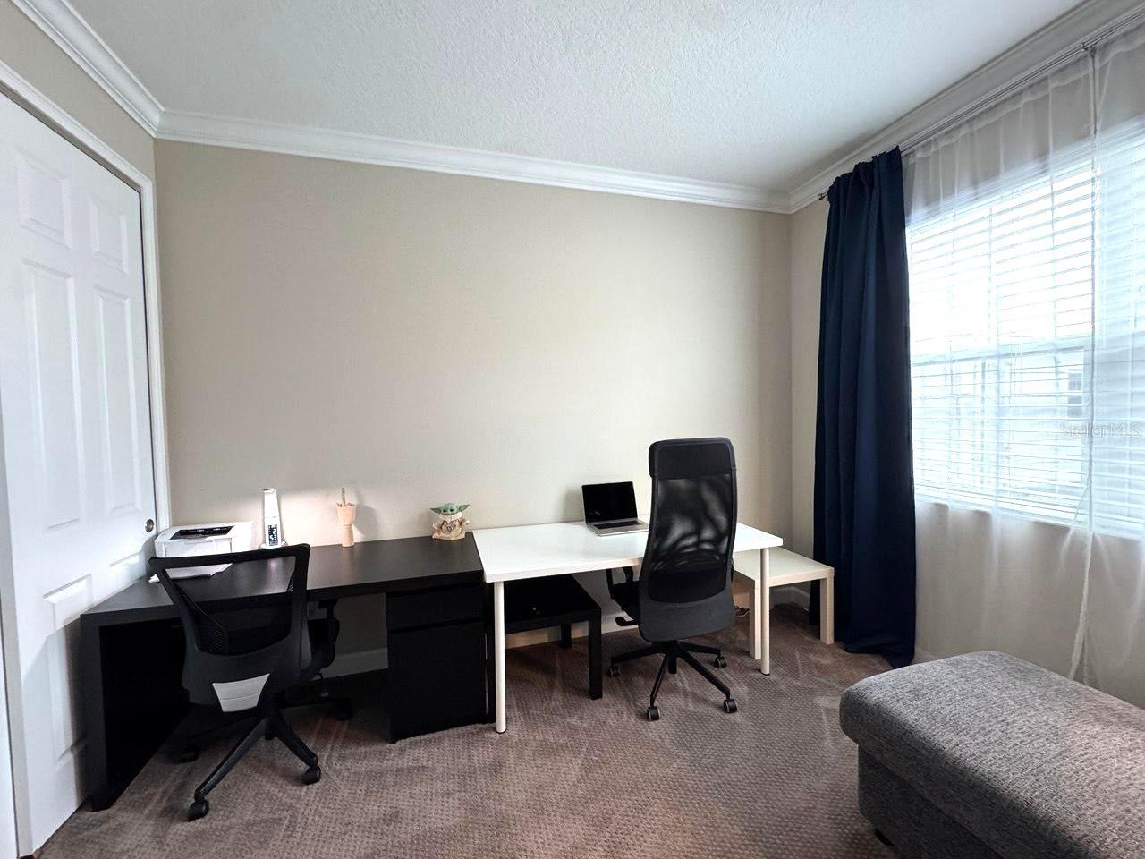 GRANDE OAKS AT HEATHROW - Residential