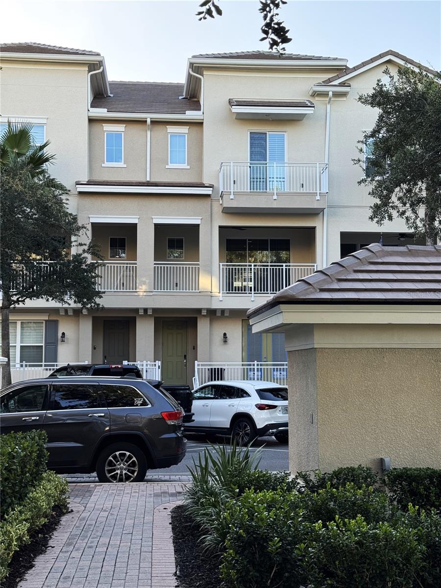GRANDE OAKS AT HEATHROW - Residential