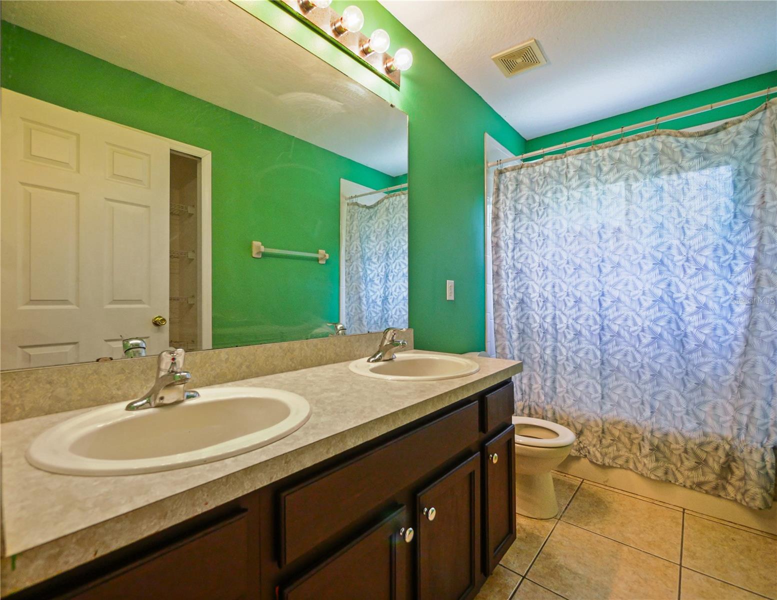 RYBOLT RESERVE PH 01 49 95 - Residential
