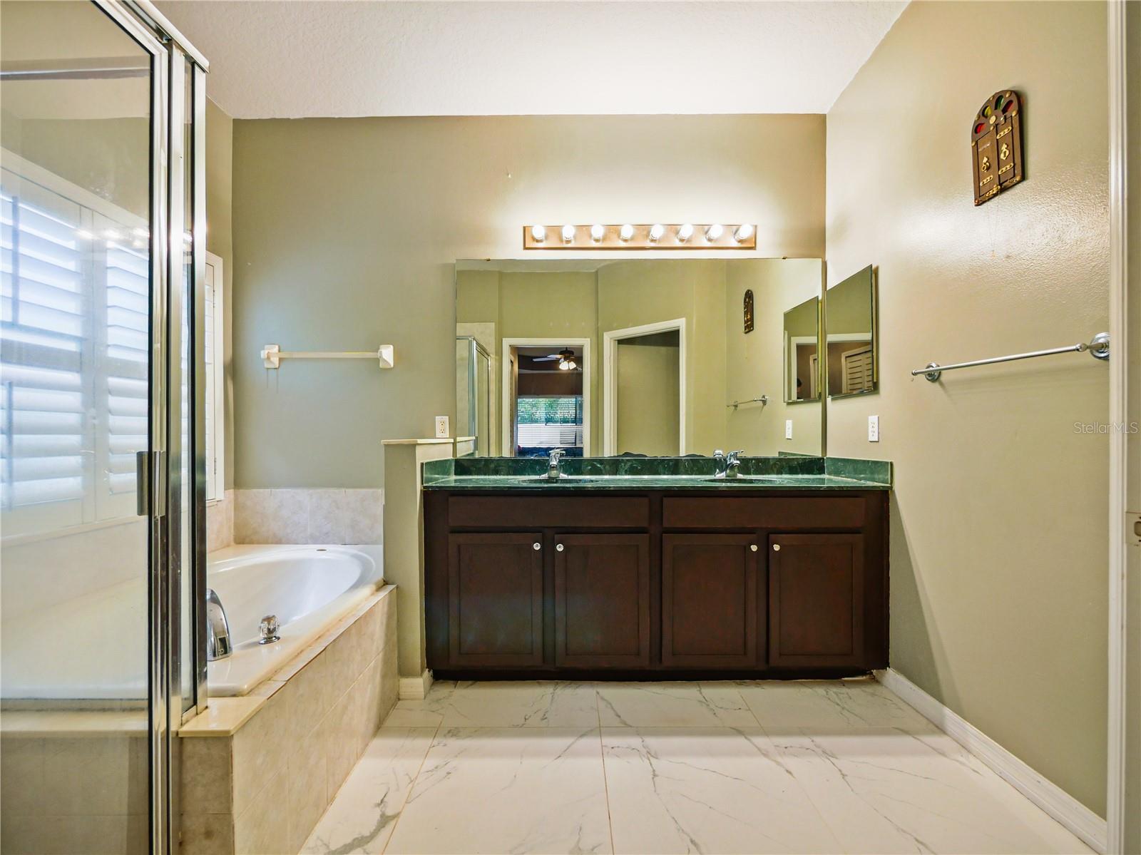 RYBOLT RESERVE PH 01 49 95 - Residential