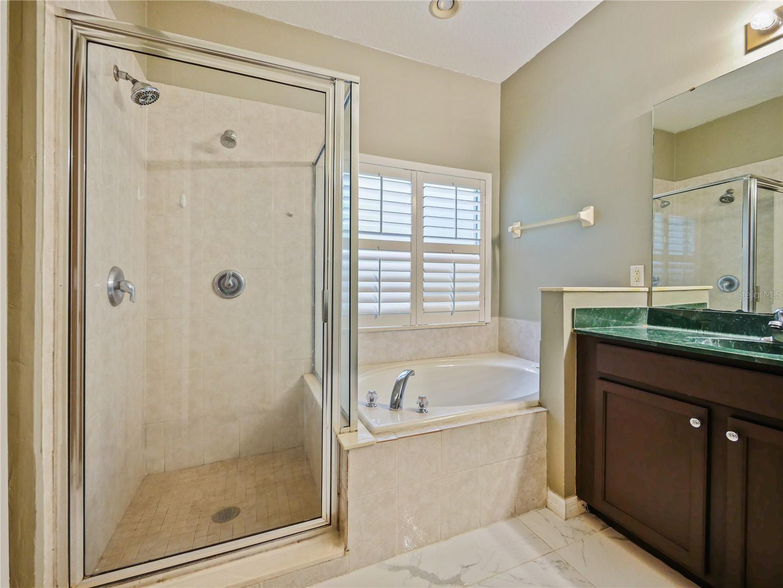 RYBOLT RESERVE PH 01 49 95 - Residential