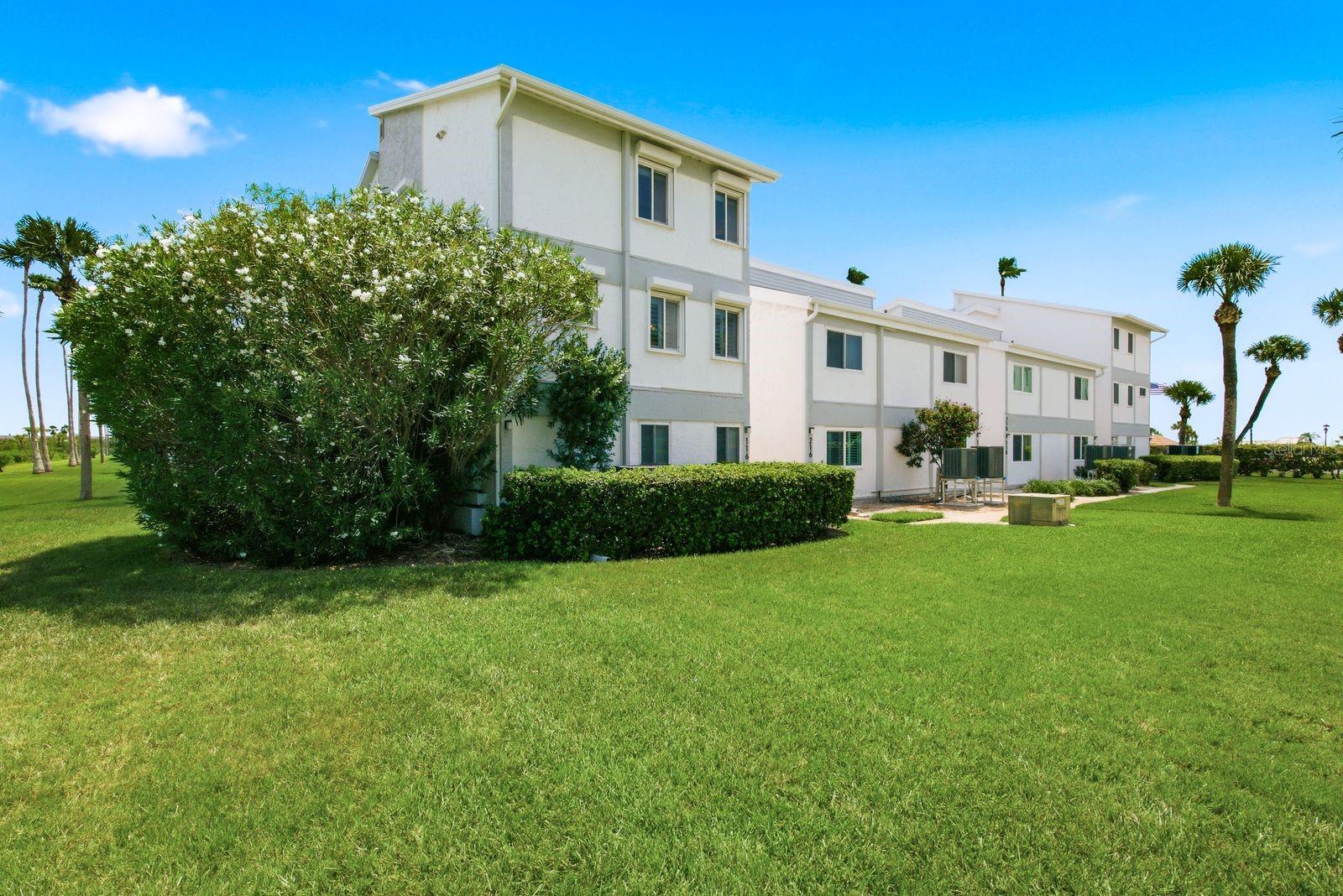 SAND KEY CONDO-BAYSIDE GARDENS I - Residential