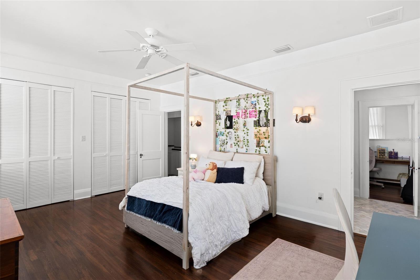 WEST NEW SUBURB BEAUTIFUL - Residential
