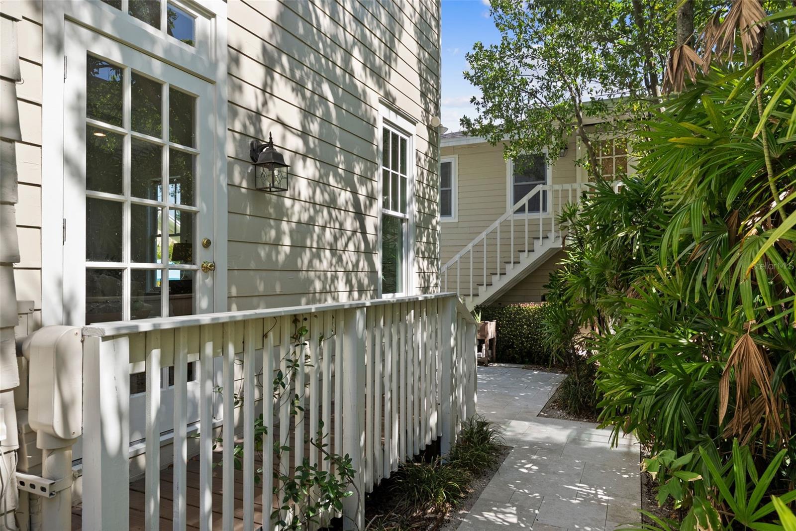 WEST NEW SUBURB BEAUTIFUL - Residential